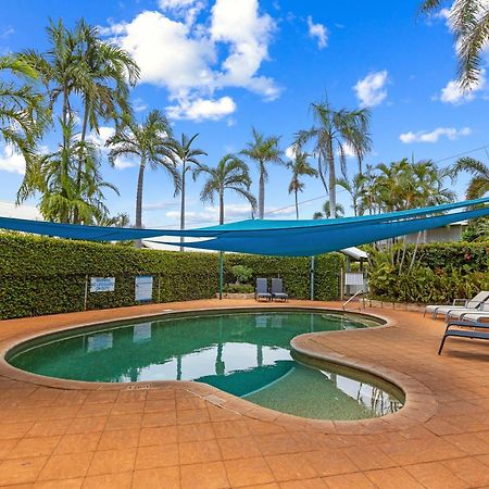 ברום Cable Beachside Villas מראה חיצוני תמונה