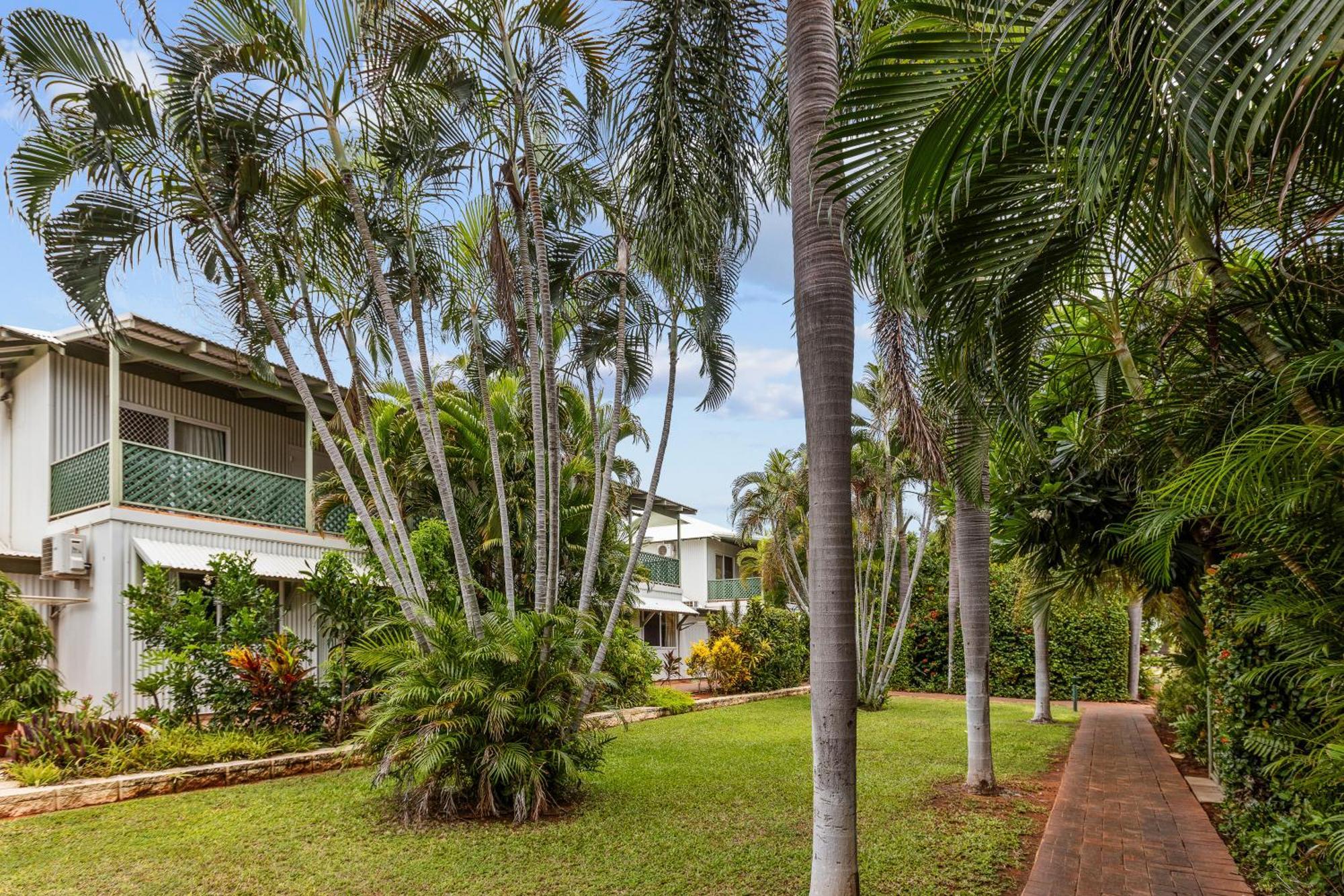 ברום Cable Beachside Villas מראה חיצוני תמונה