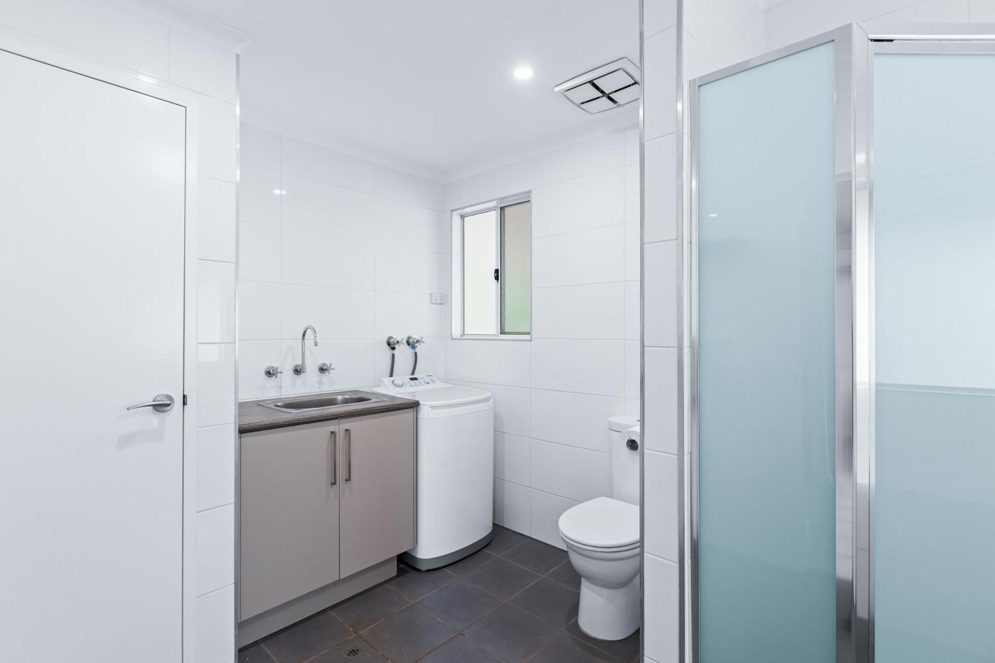 ברום Cable Beachside Villas מראה חיצוני תמונה