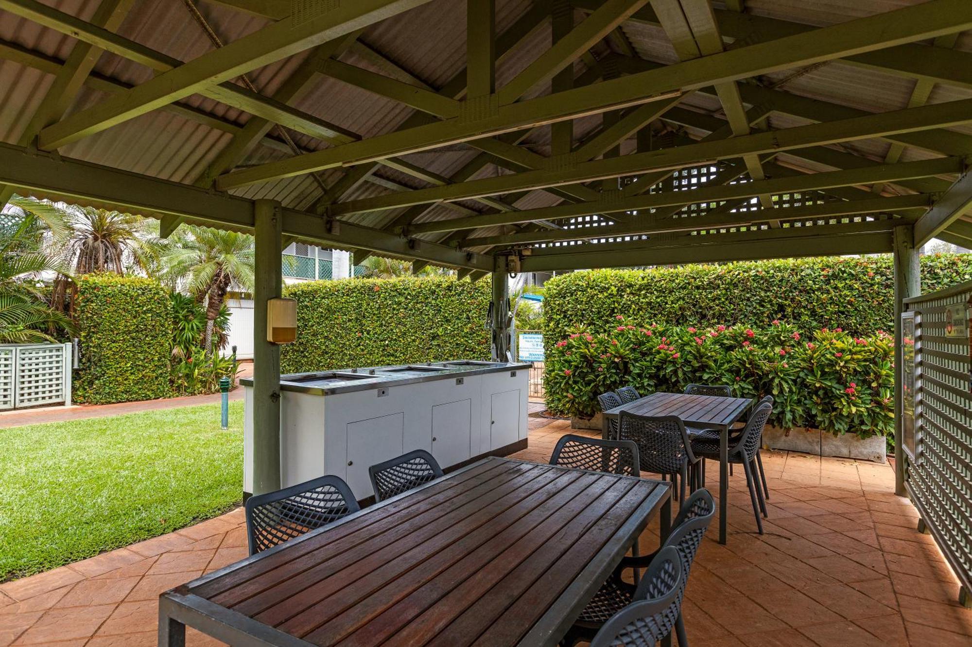 ברום Cable Beachside Villas מראה חיצוני תמונה