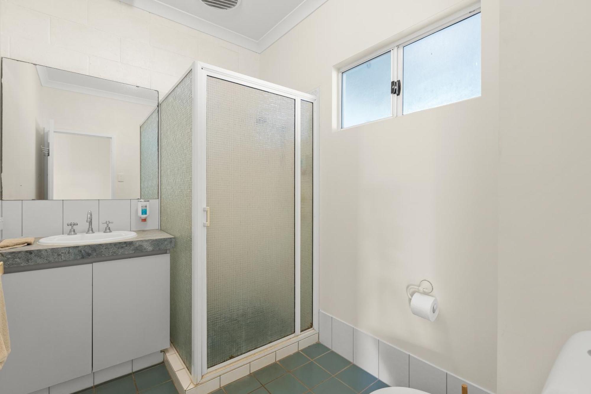 ברום Cable Beachside Villas מראה חיצוני תמונה