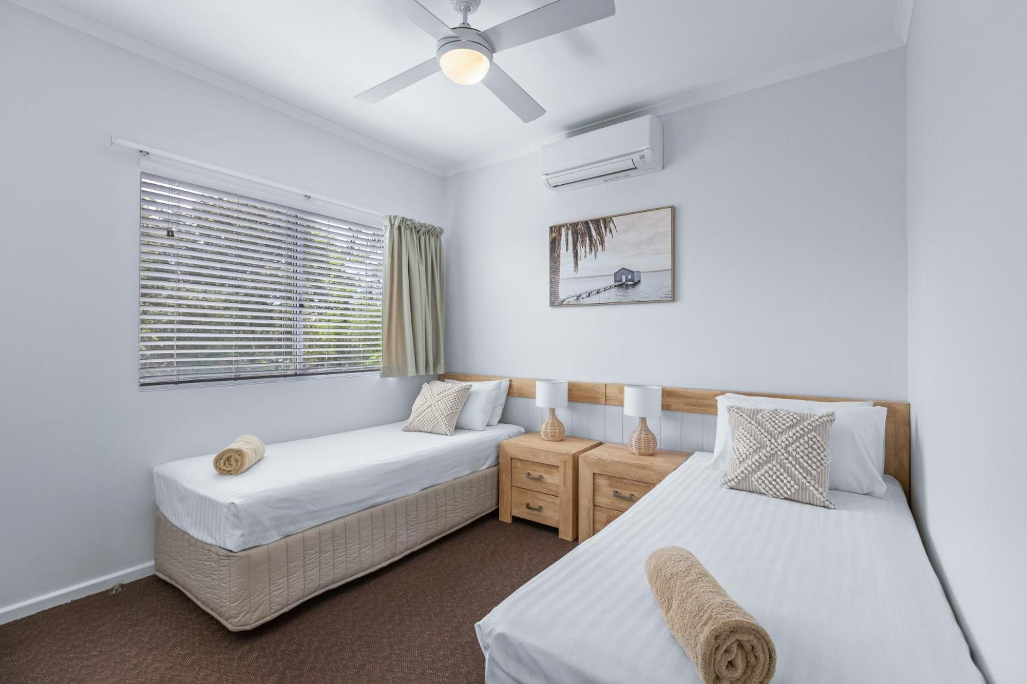 ברום Cable Beachside Villas מראה חיצוני תמונה