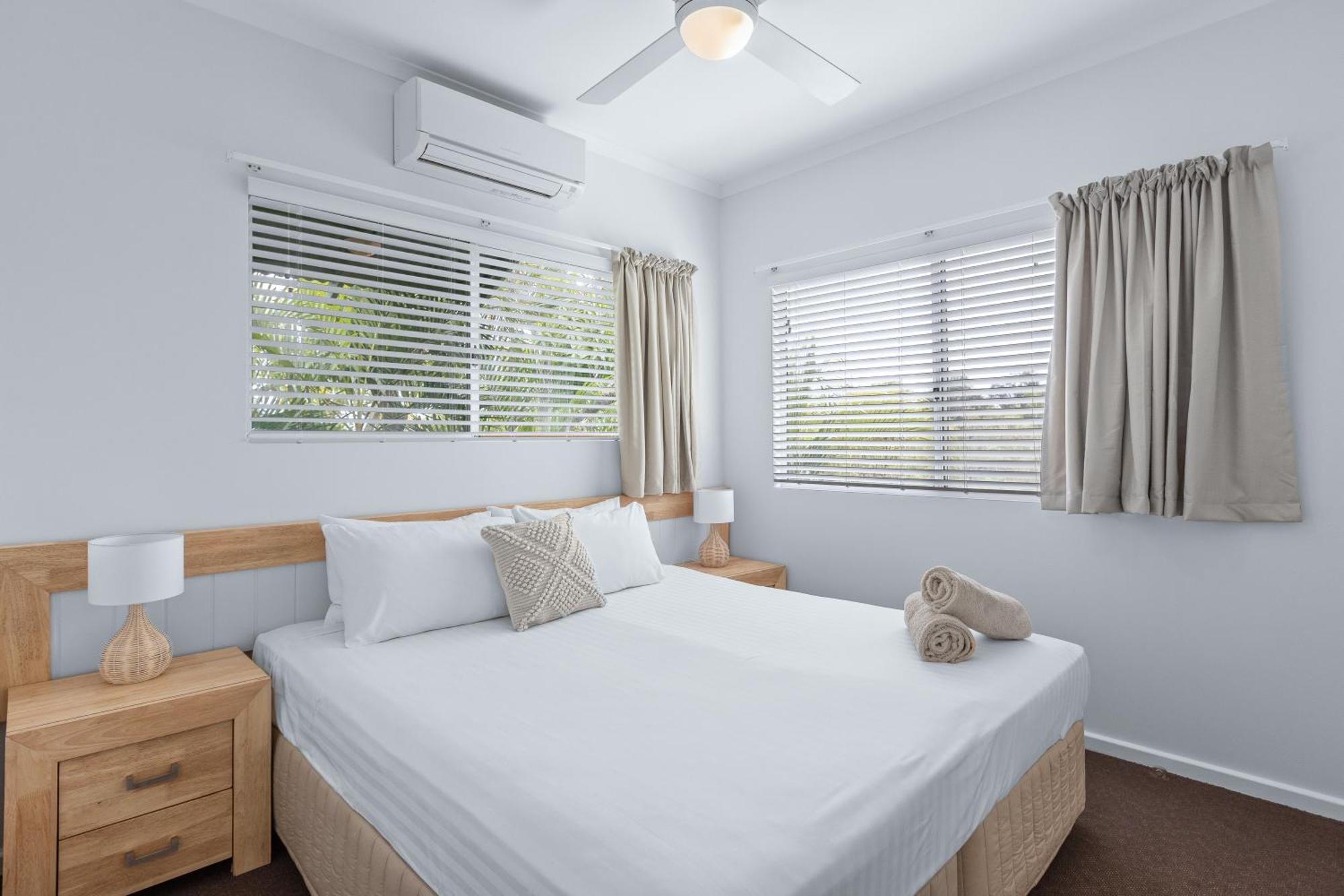 ברום Cable Beachside Villas מראה חיצוני תמונה