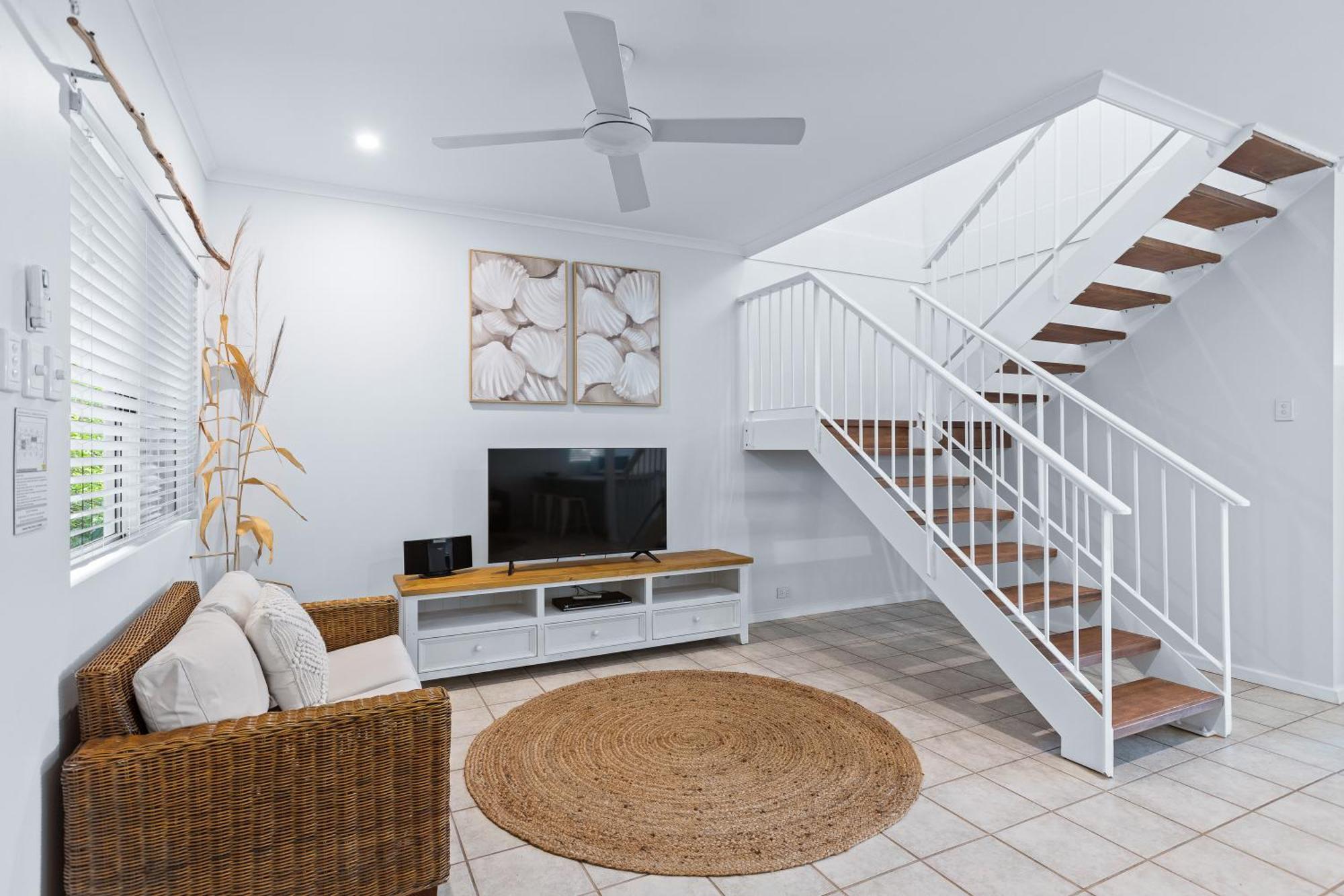 ברום Cable Beachside Villas מראה חיצוני תמונה