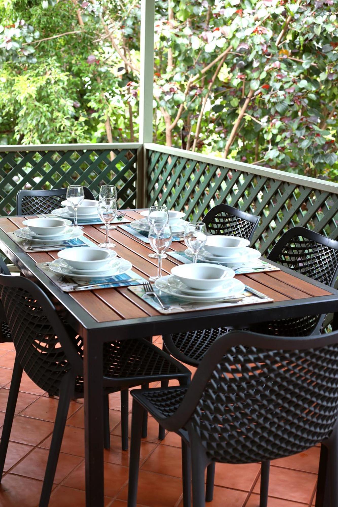 ברום Cable Beachside Villas מראה חיצוני תמונה