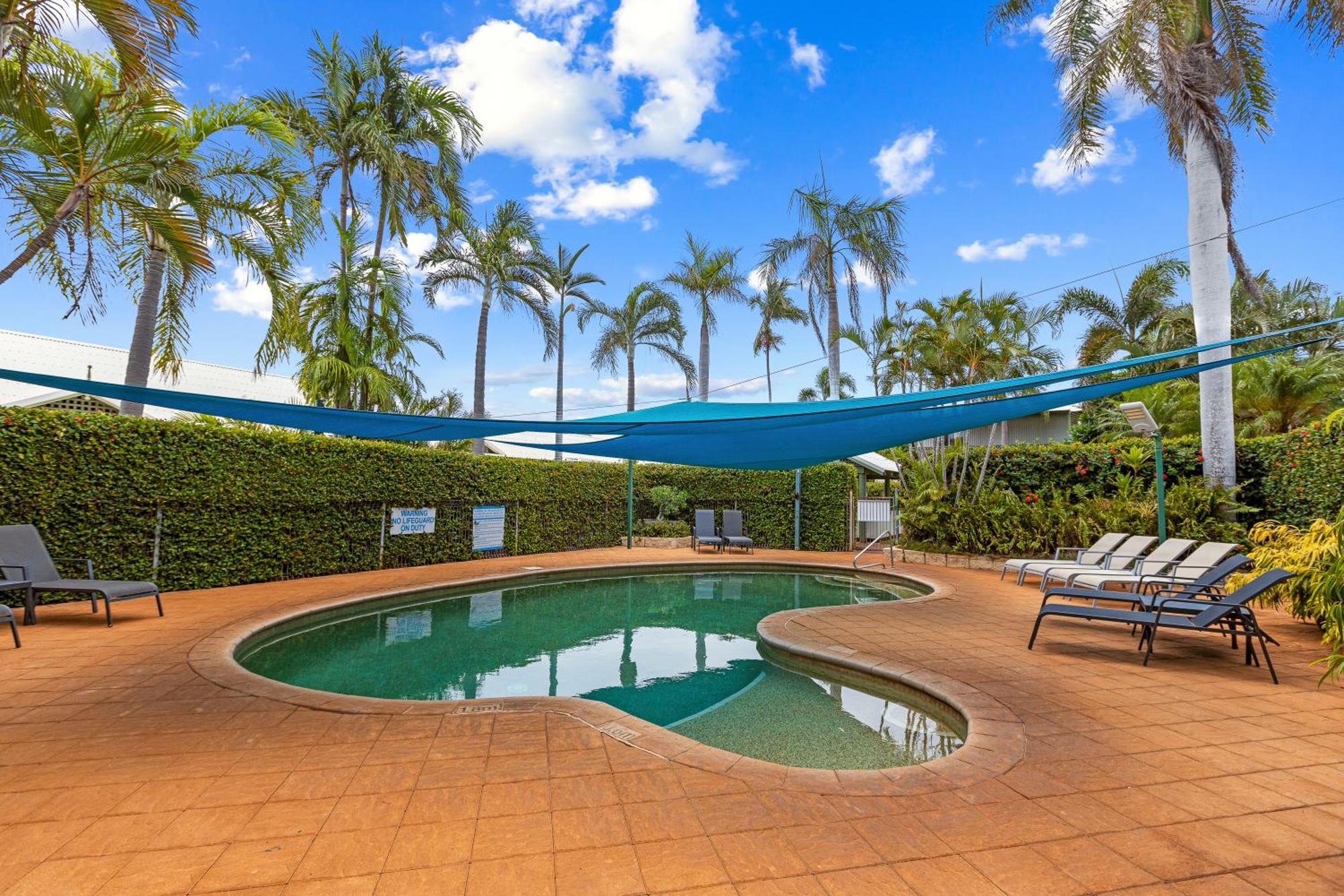 ברום Cable Beachside Villas מראה חיצוני תמונה