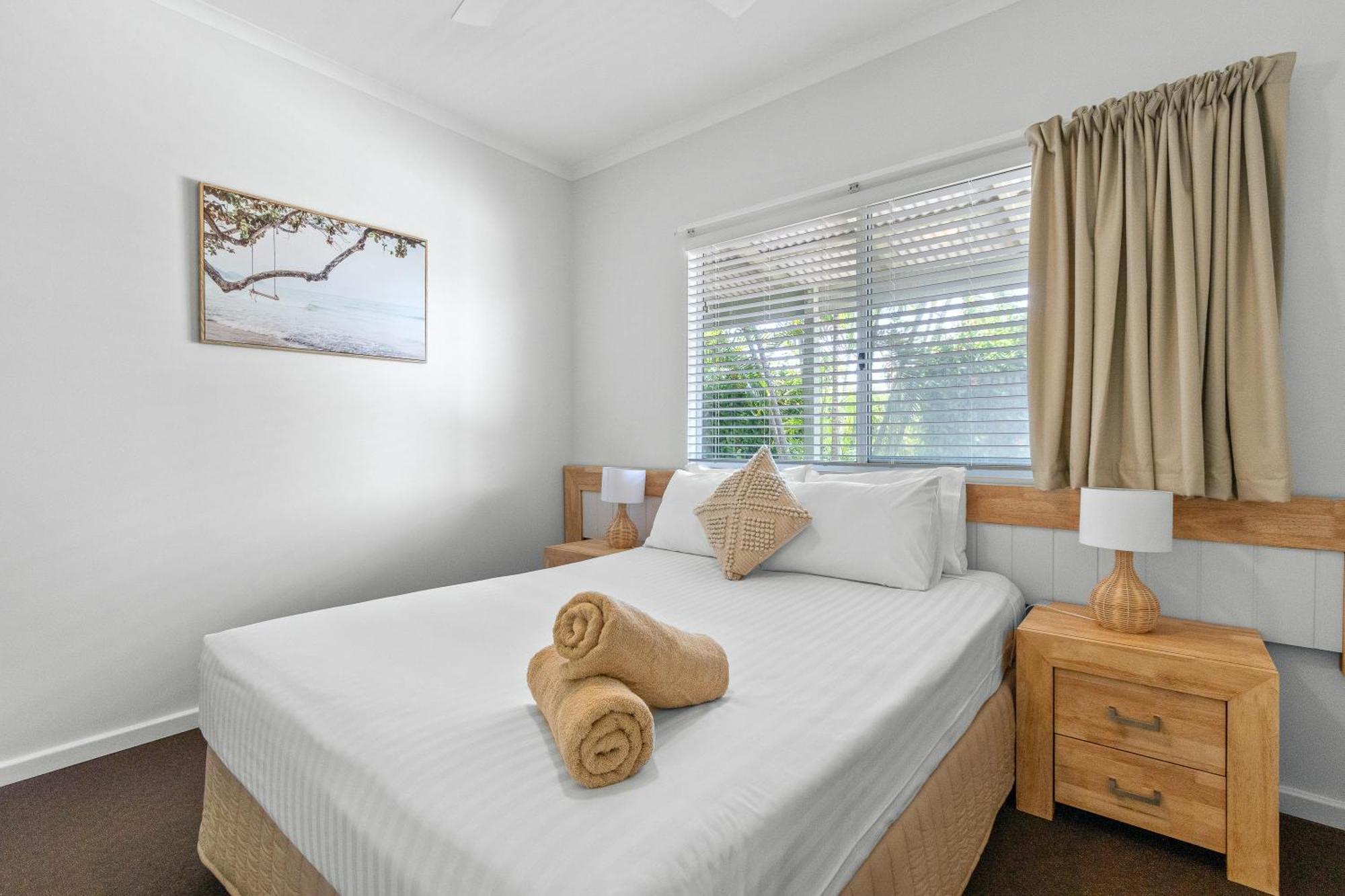 ברום Cable Beachside Villas מראה חיצוני תמונה