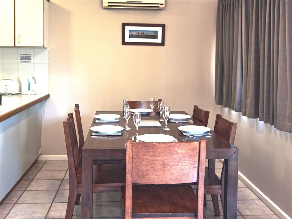 ברום Cable Beachside Villas מראה חיצוני תמונה